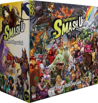 L’ENORME BOITE POUR GEEK - EXT. SMASH UP